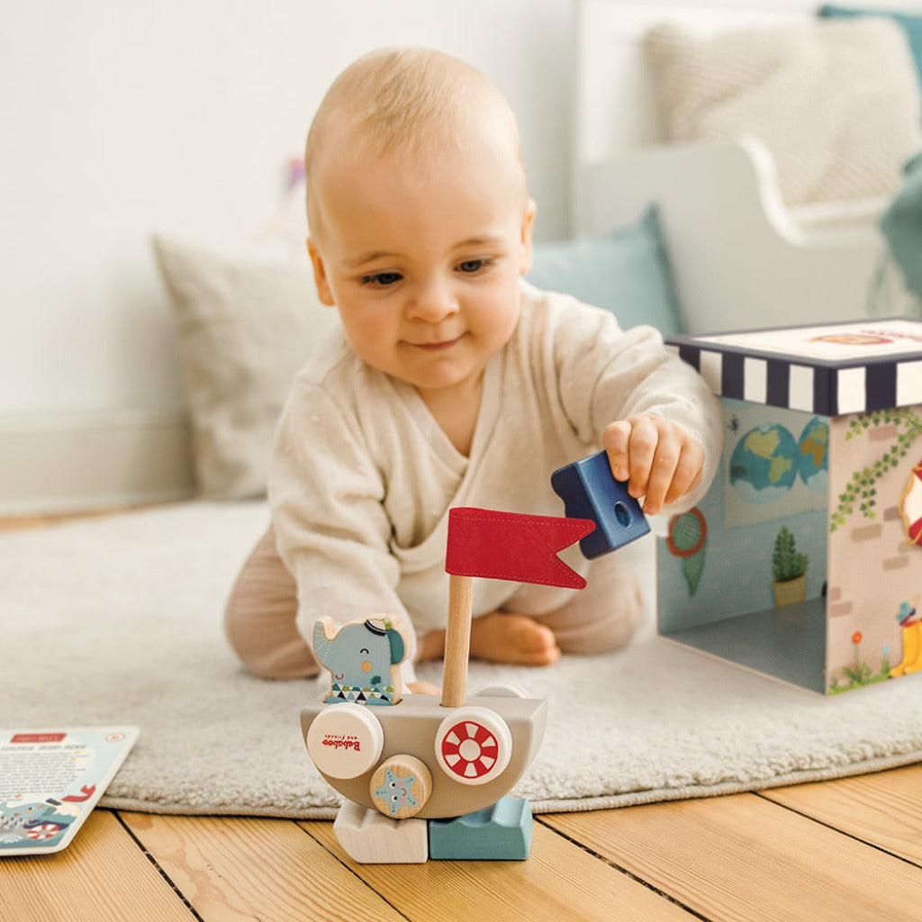 2-in-1 Steck- und Stapelspiel "Lolos lustiges Auto-Boot"